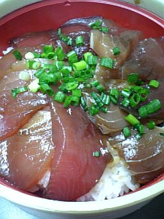 マグロ漬丼_a0006100_13145250.jpg