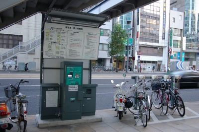 ●　自転車も１００円パーキング　ー相生第一第二路上駐輪場ー_a0033733_13403013.jpg