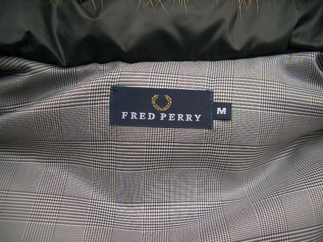 FRED PERRY ダウン ベスト ラクーンファー 紺 FRED PERRY ダウン ベスト ラクーンファー 紺 FRED PERRY