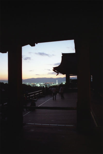 清水寺夕刻散景　彩の巻_e0037563_1252468.jpg