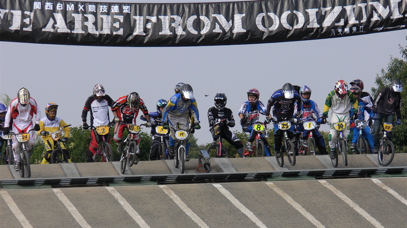 ２００６JBMXFジャパンシリーズファイナル　VOL1 スーパークラス予選画像垂れ流し_b0065730_12202957.jpg