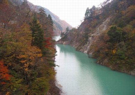 晩秋の信濃路・・八方尾根・・塩の道・・高瀬渓谷・りんご狩り_c0073016_16165890.jpg