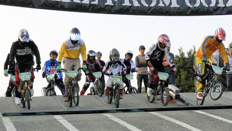 プロジェクト16VOL68 Racer of Race PITBIKE レース_b0065730_2242350.jpg