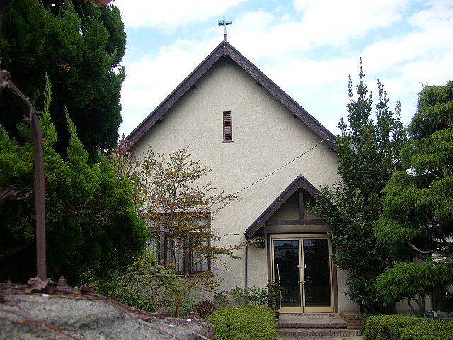 甲賀市の日本基督教団　水口教会・牧師館_c0094541_1443615.jpg