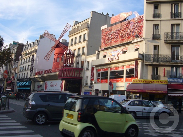 ■街角のキャバレー劇場（パリ）_a0008105_7543862.jpg