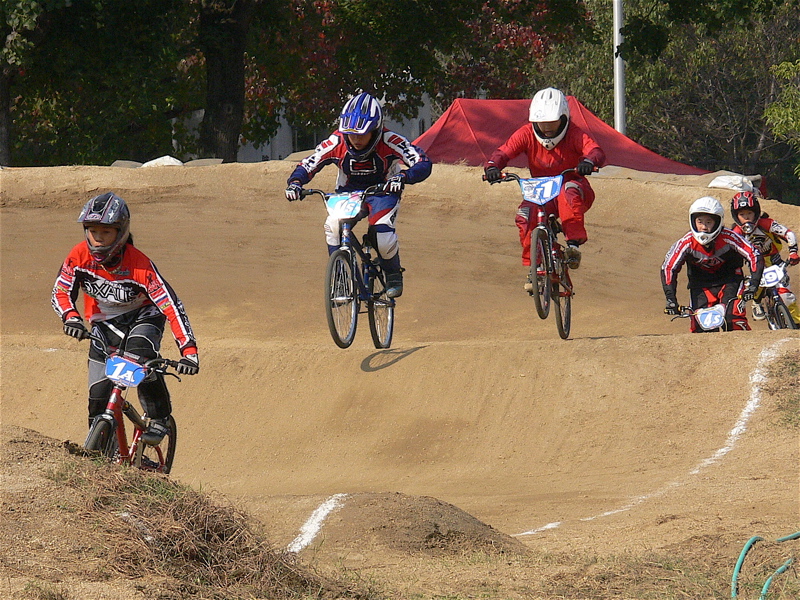 2006JBMXFジャパンシリーズファイナルVOL3 予選第１ヒート（１）画像垂れ流し_b0065730_0362218.jpg