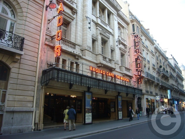■街角の劇場（パリ）_a0008105_7433732.jpg