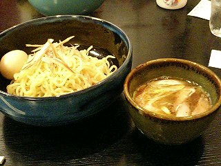 ラーメン　「一匹の鯨」_b0033527_1757399.jpg