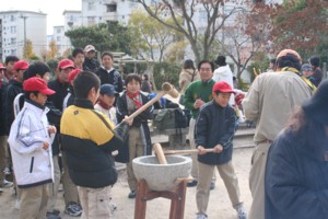 おやじ達の“いつもと違う!餅つき大会”♪…準備OK!_d0082356_1521437.jpg
