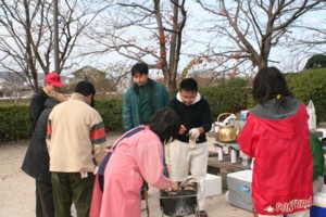 “餅つき大会”気の早い♪おやじ達の準備♪_d0082356_1522312.jpg