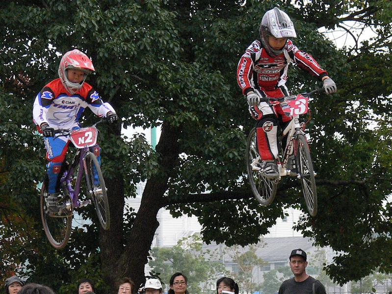 2006JBMXFジャパンシリーズファイナルVOL6決勝画像垂れ流し　（１）_b0065730_21265240.jpg