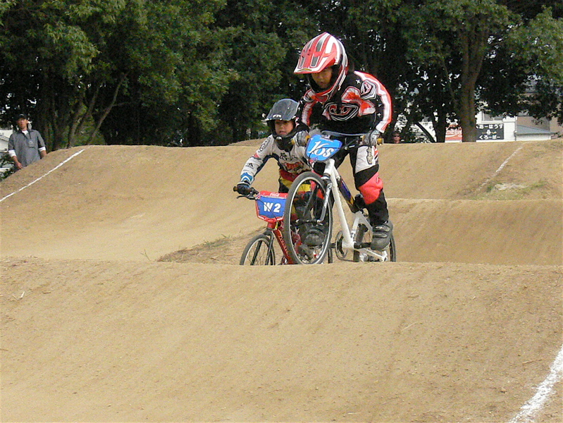 2006JBMXFジャパンシリーズファイナルVOL6決勝画像垂れ流し　（１）_b0065730_21383286.jpg