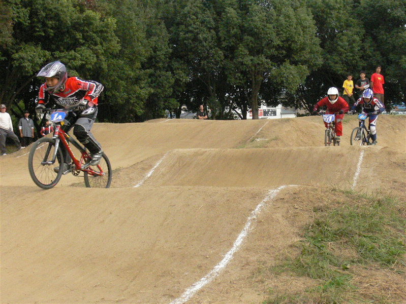 2006JBMXFジャパンシリーズファイナルVOL6決勝画像垂れ流し　（１）_b0065730_21444589.jpg