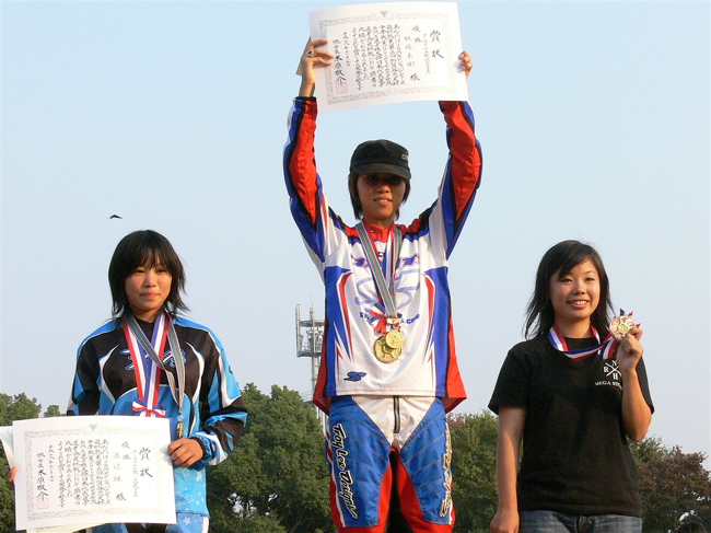 2006JBMXFジャパンシリーズファイナルVOL6決勝画像垂れ流し　（１）_b0065730_21581835.jpg