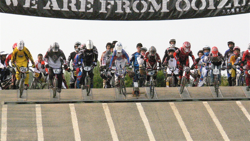 2006JBMXFジャパンシリーズファイナルVOL7決勝画像垂れ流し　（2）_b0065730_23513349.jpg