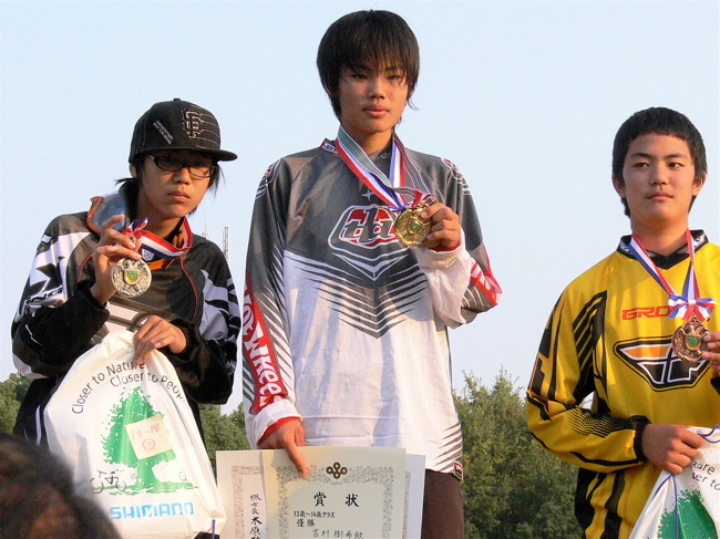 2006JBMXFジャパンシリーズファイナルVOL7決勝画像垂れ流し　（2）_b0065730_2353943.jpg