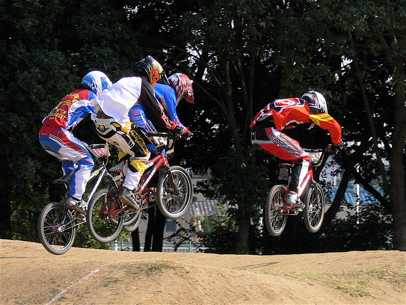 2006JBMXFジャパンシリーズファイナルVOL815〜16歳クラス&17〜24クラス決勝画像垂れ流し _b0065730_2012297.jpg