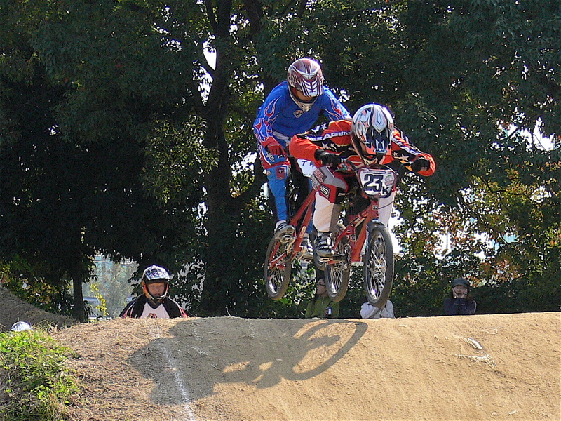 2006JBMXFジャパンシリーズファイナルVOL815〜16歳クラス&17〜24クラス決勝画像垂れ流し _b0065730_2023015.jpg