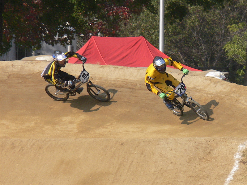 2006JBMXFジャパンシリーズファイナルVOL815〜16歳クラス&17〜24クラス決勝画像垂れ流し _b0065730_20254072.jpg