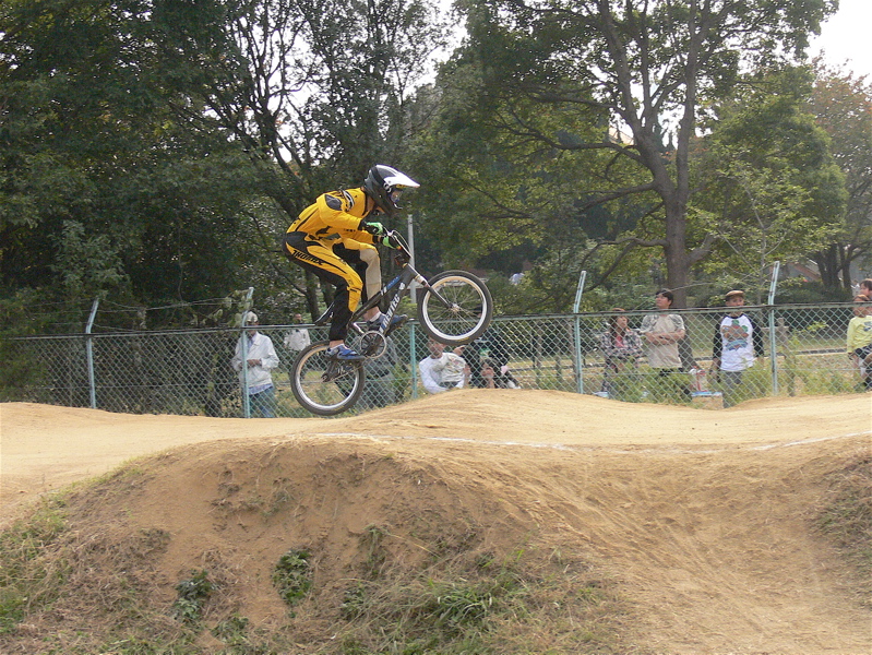 2006JBMXFジャパンシリーズファイナルVOL815〜16歳クラス&17〜24クラス決勝画像垂れ流し _b0065730_2043337.jpg
