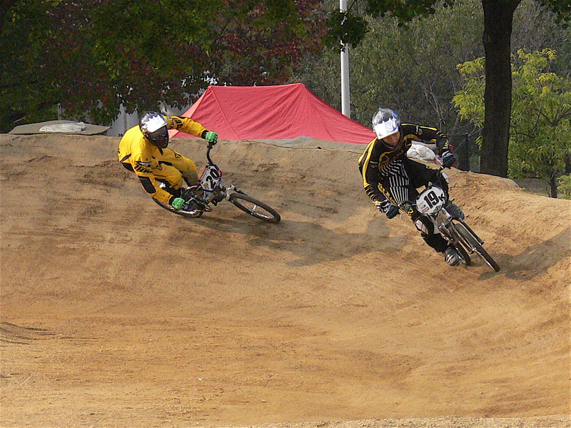 2006JBMXFジャパンシリーズファイナルVOL815〜16歳クラス&17〜24クラス決勝画像垂れ流し _b0065730_2051781.jpg