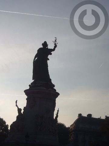 ■レピュブリック広場Place de la Republique（パリ）_a0008105_6484144.jpg