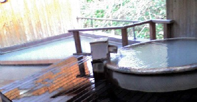 信楽焼陶器と檜の露天風呂が楽しめる登別 石水亭 _a0067991_1685767.jpg