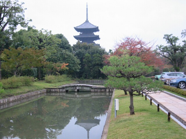 京都旅行　東寺五重塔_e0030627_200438.jpg