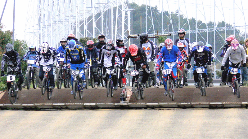 JOSF11月緑山定期戦VOL1 BMXエリートクラス予選〜決勝画像垂れ流し(世界最速情報?)_b0065730_19102526.jpg