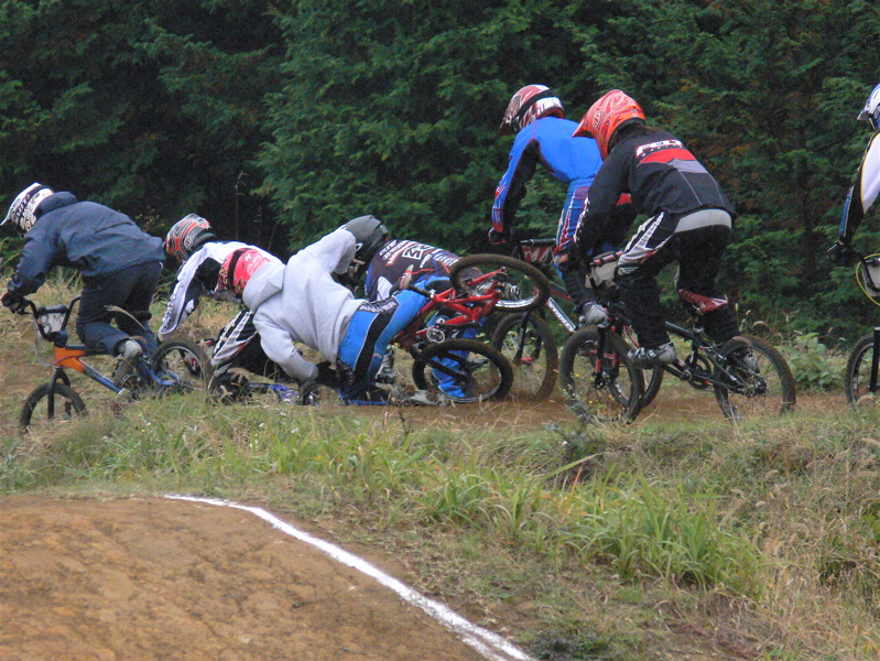 JOSF11月緑山定期戦VOL1 BMXエリートクラス予選〜決勝画像垂れ流し(世界最速情報?)_b0065730_1930345.jpg