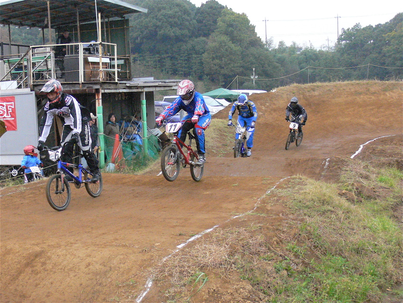 JOSF11月緑山定期戦VOL1 BMXエリートクラス予選〜決勝画像垂れ流し(世界最速情報?)_b0065730_19362047.jpg
