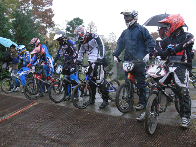 JOSF11月緑山定期戦VOL1 BMXエリートクラス予選〜決勝画像垂れ流し(世界最速情報?)_b0065730_19423413.jpg