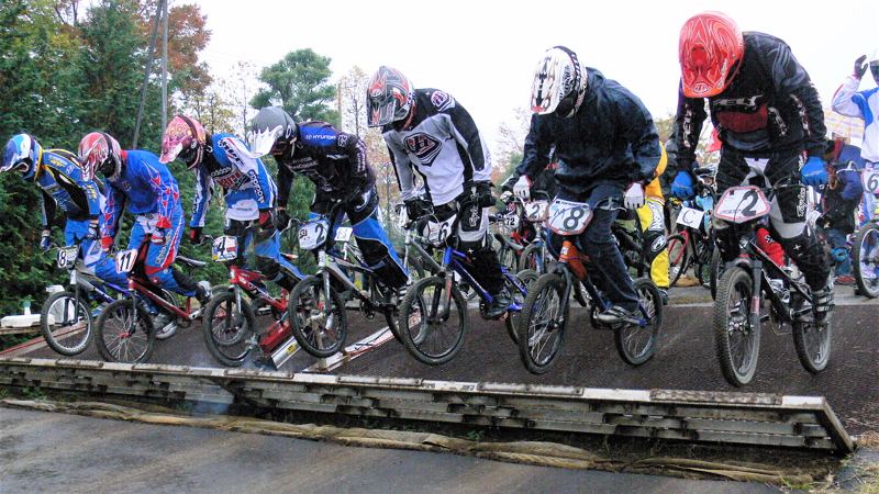 JOSF11月緑山定期戦VOL1 BMXエリートクラス予選〜決勝画像垂れ流し(世界最速情報?)_b0065730_1947257.jpg