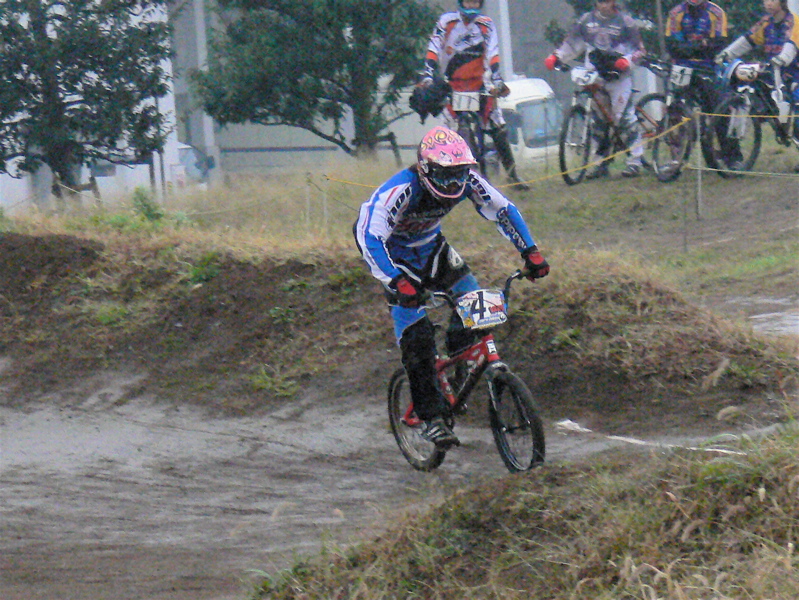 JOSF11月緑山定期戦VOL1 BMXエリートクラス予選〜決勝画像垂れ流し(世界最速情報?)_b0065730_20141187.jpg