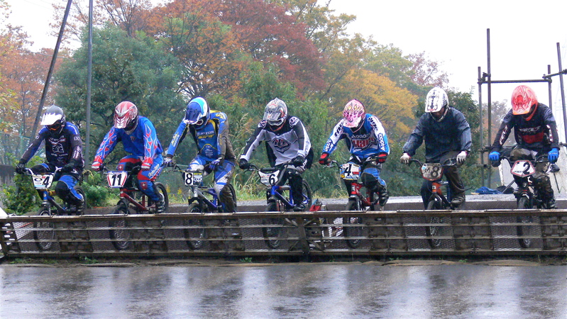 JOSF11月緑山定期戦VOL1 BMXエリートクラス予選〜決勝画像垂れ流し(世界最速情報?)_b0065730_2065332.jpg