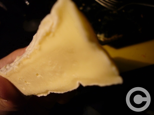 ■最近ヒットだったスーパーのチーズたち（パリ）_a0014299_8465756.jpg