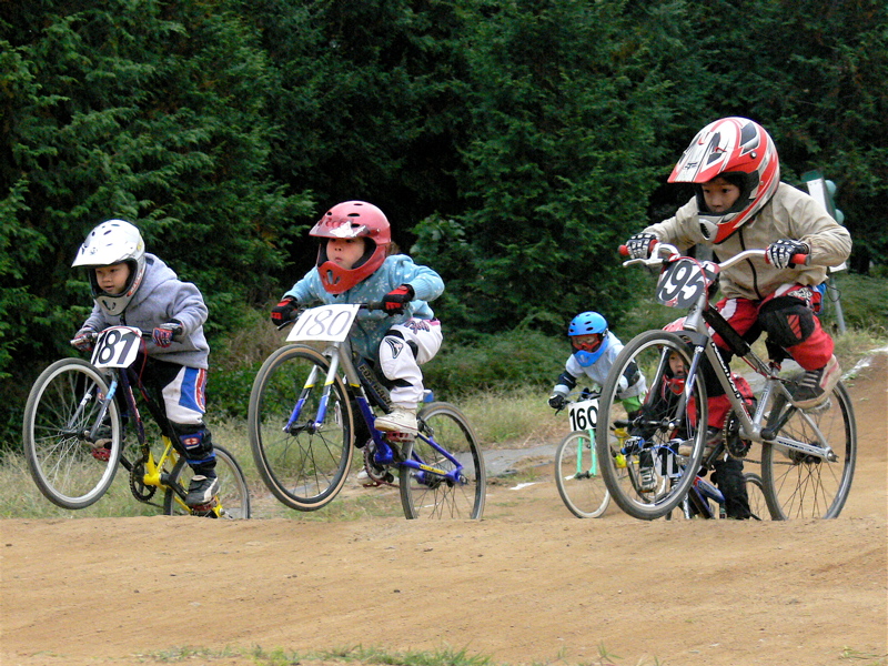 JOSF１１月緑山定期戦VOL4BMXパウダー、クルーザー、ミルキー６〜ジュニアクラス予選画像垂れ流し_b0065730_20491396.jpg