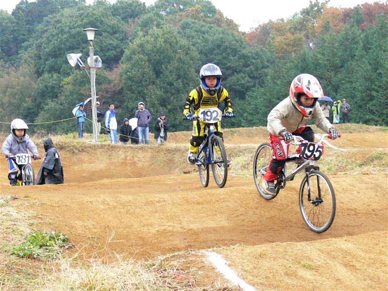 JOSF１１月緑山定期戦VOL4BMXパウダー、クルーザー、ミルキー６〜ジュニアクラス予選画像垂れ流し_b0065730_2059314.jpg