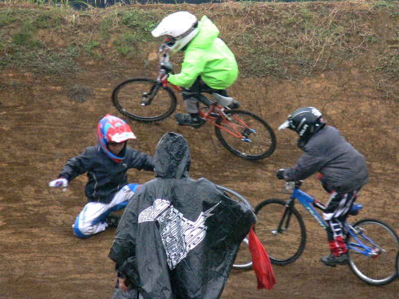 JOSF１１月緑山定期戦VOL5BMXビギナー、パウダー、クルーザー〜ジュニアクラス決勝画像垂れ流し_b0065730_2229488.jpg