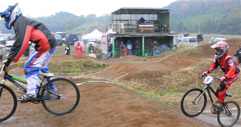 JOSF１１月緑山定期戦VOL5BMXビギナー、パウダー、クルーザー〜ジュニアクラス決勝画像垂れ流し_b0065730_2282873.jpg