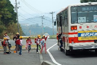 四つの過剰、学校は子どもの側にたってはいけない_e0056537_19445896.jpg