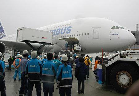 A380飛来、その後・・・_c0015444_2137560.jpg