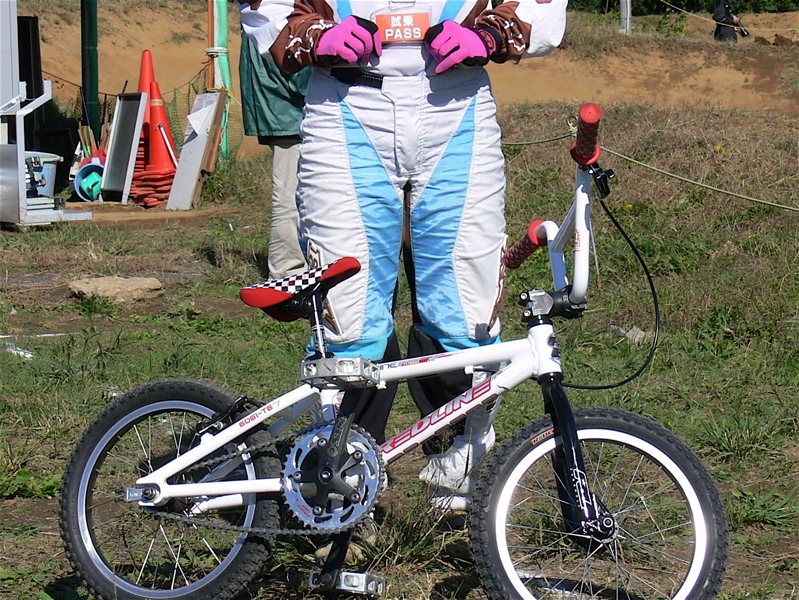 プロジェクト16VOL70 REDLIINE PROLINE PITBOSSモデファイ_b0065730_1281722.jpg
