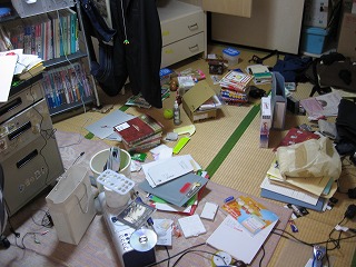 さいきんすごく散らかってる自分の部屋 週一で更新できたらいいな さいきんすごく散らかってる自分の部屋 週一で更新できたらいいな