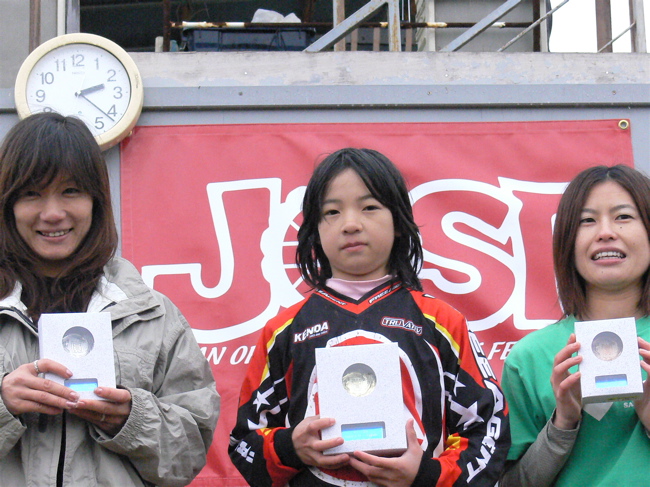 JOSF１１月緑山定期戦VOL8 MTBガールズ〜エキスパートクラス決勝画像垂れ流し_b0065730_2345399.jpg