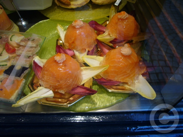■街角のお惣菜(パリ)_a0014299_6343537.jpg