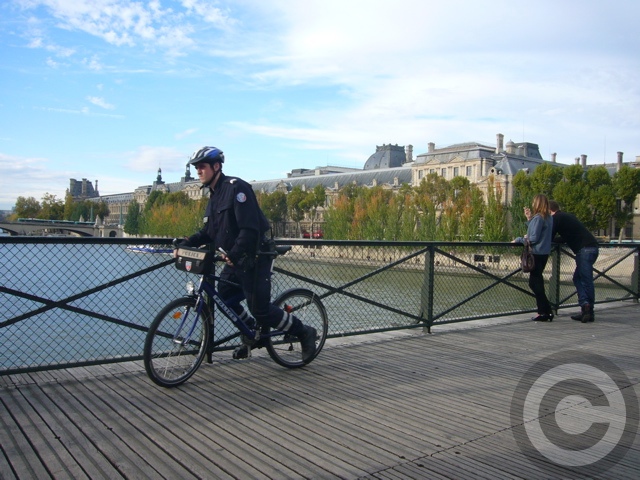 ■街角の自転車（パリ）_a0008105_19165137.jpg