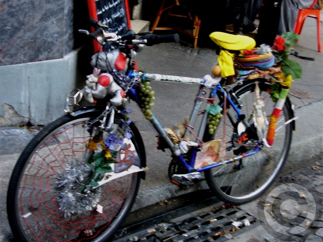 ■街角の自転車（パリ）_a0008105_1917689.jpg