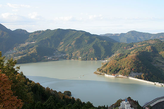 城峰山の紅葉と冬桜_d0026817_2022923.jpg