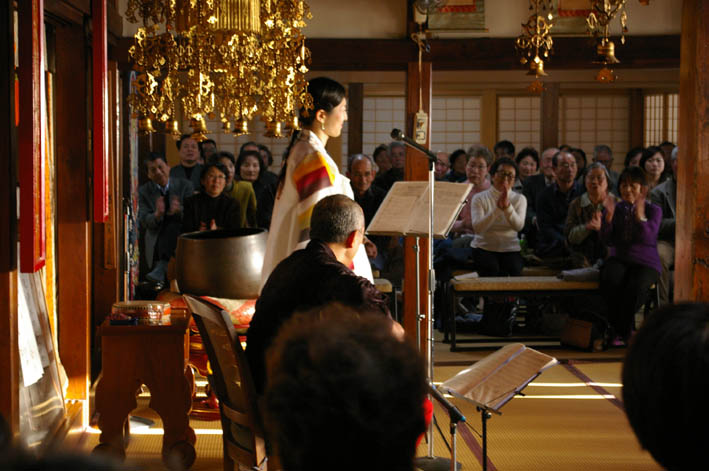“寺は学び舎”パート２②盧佳世ライブ：東京都羽村市宗禅寺_c0014967_20111142.jpg